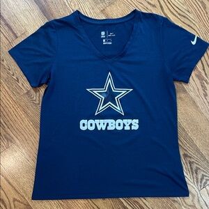 Women’s Dallas Cowboys Nike Dri-Fit V-Neck Shirt. Size Medium. New Without Tags.